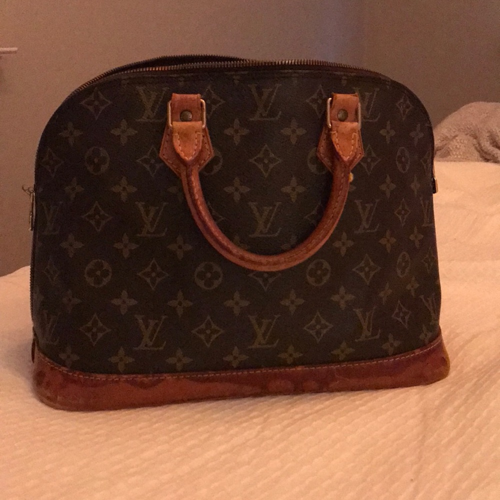 Authentic Louis Vuitton Alma